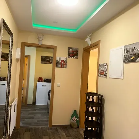 Modernes 3 Mit 5 Schlafzimmer 8 Einzelne Betten Dortmund
